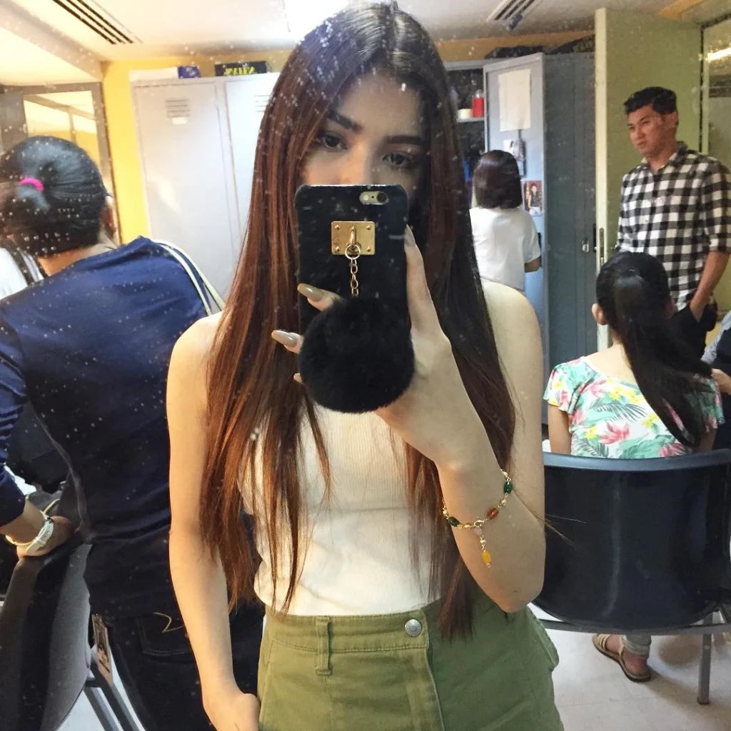 Jane De Leon in hot51