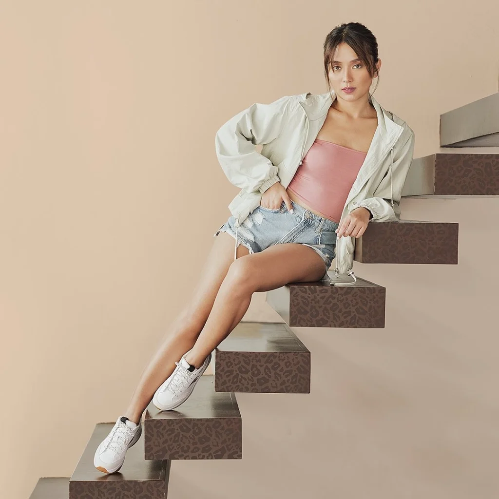 Kathryn Bernardo in hot51