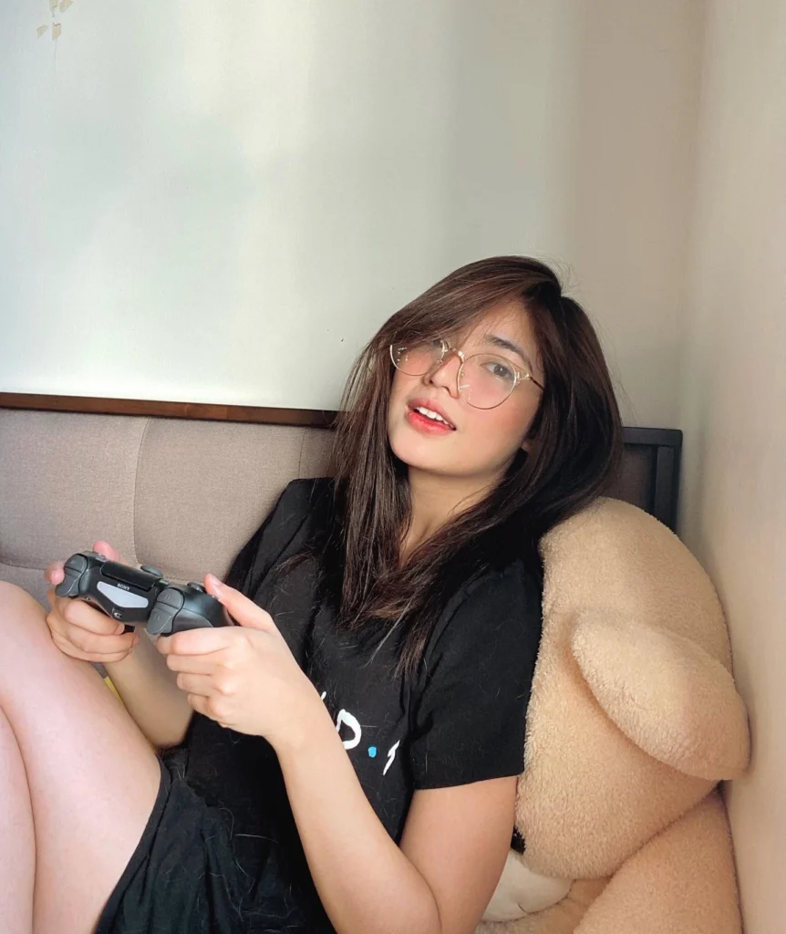 Jane De Leon in hot51