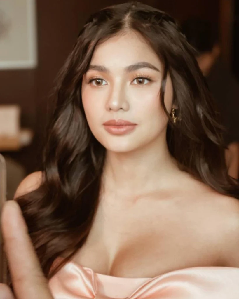 Jane De Leon in hot51