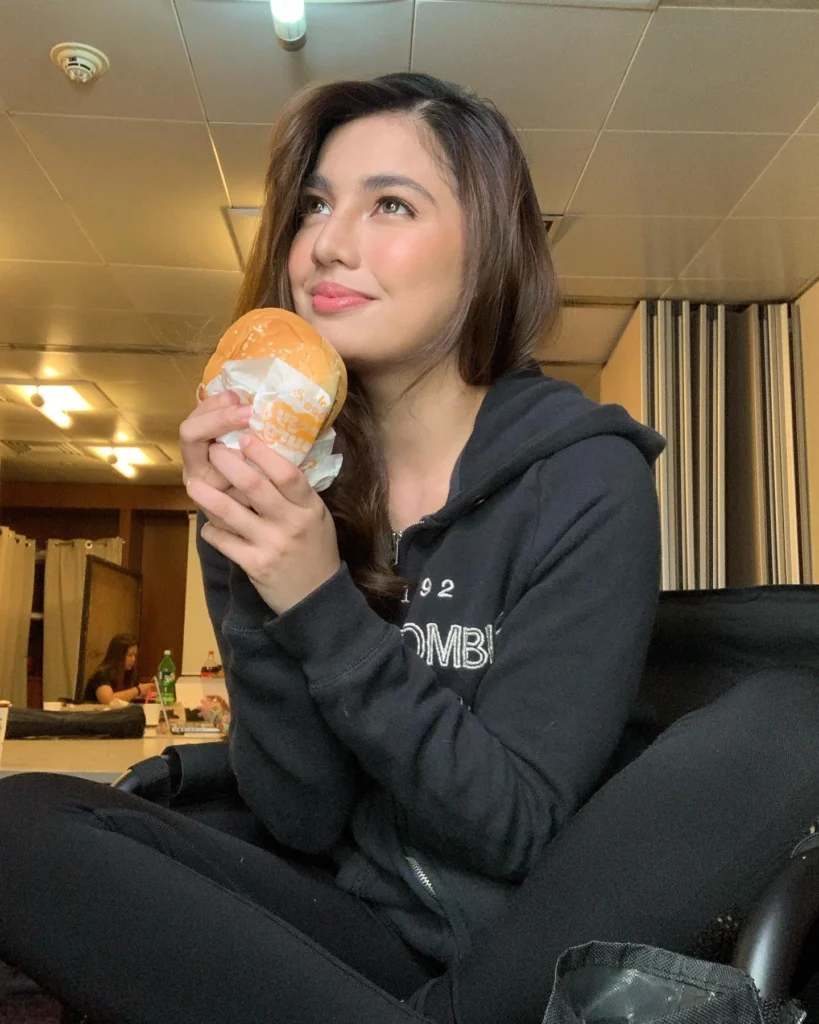 Jane De Leon in hot51