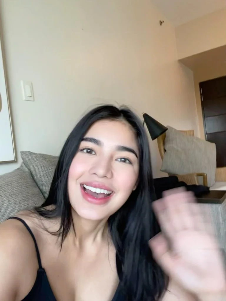 Jane De Leon in hot51 