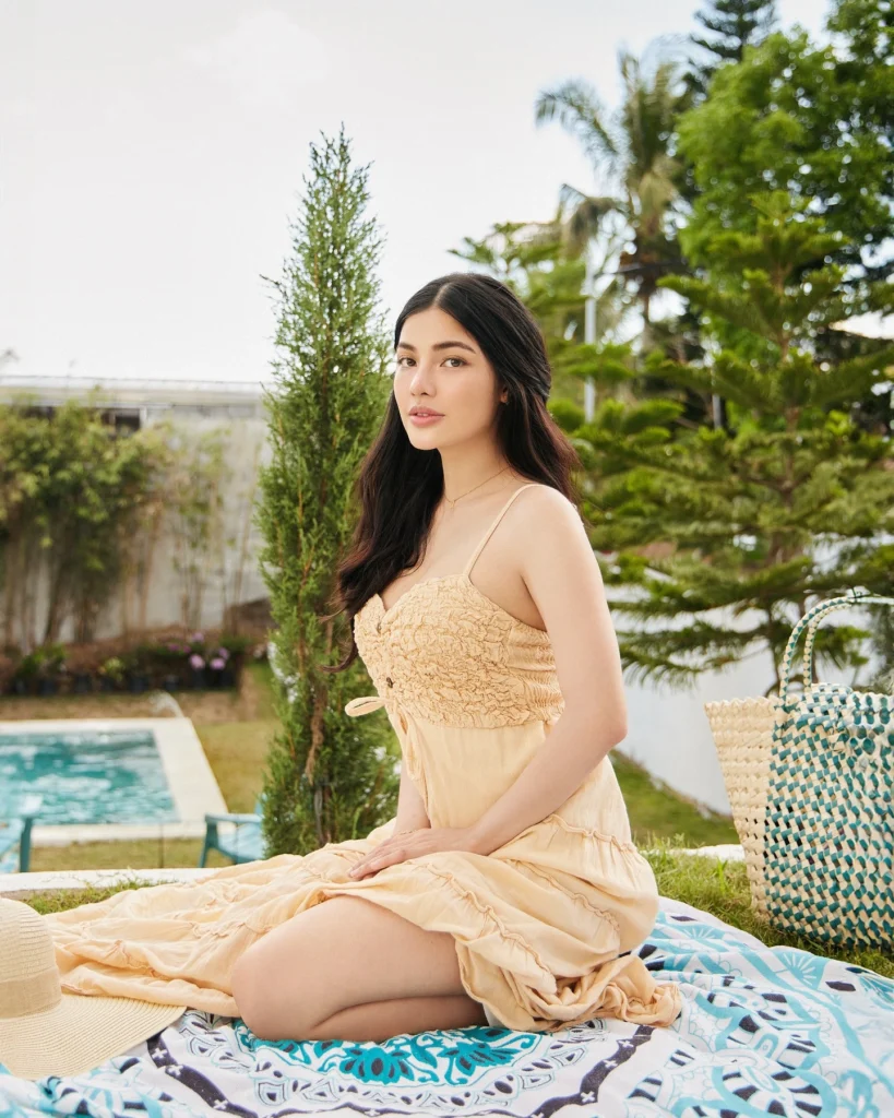 Jane De Leon in hot51