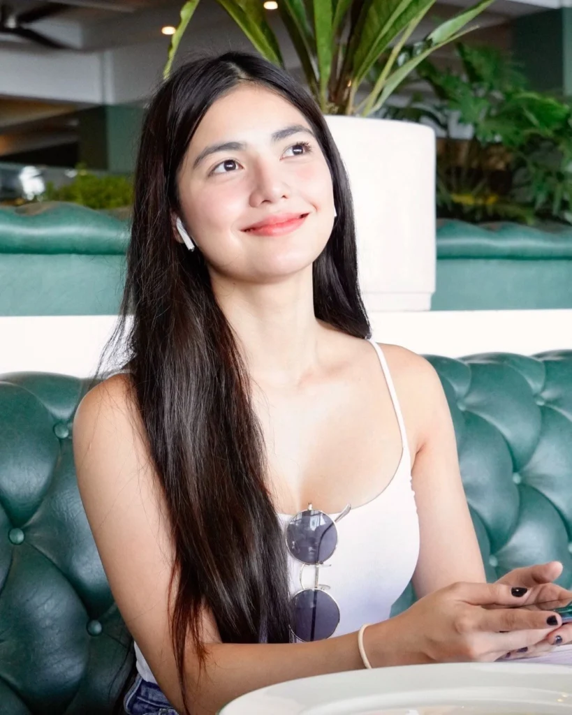 Jane De Leon in hot51
