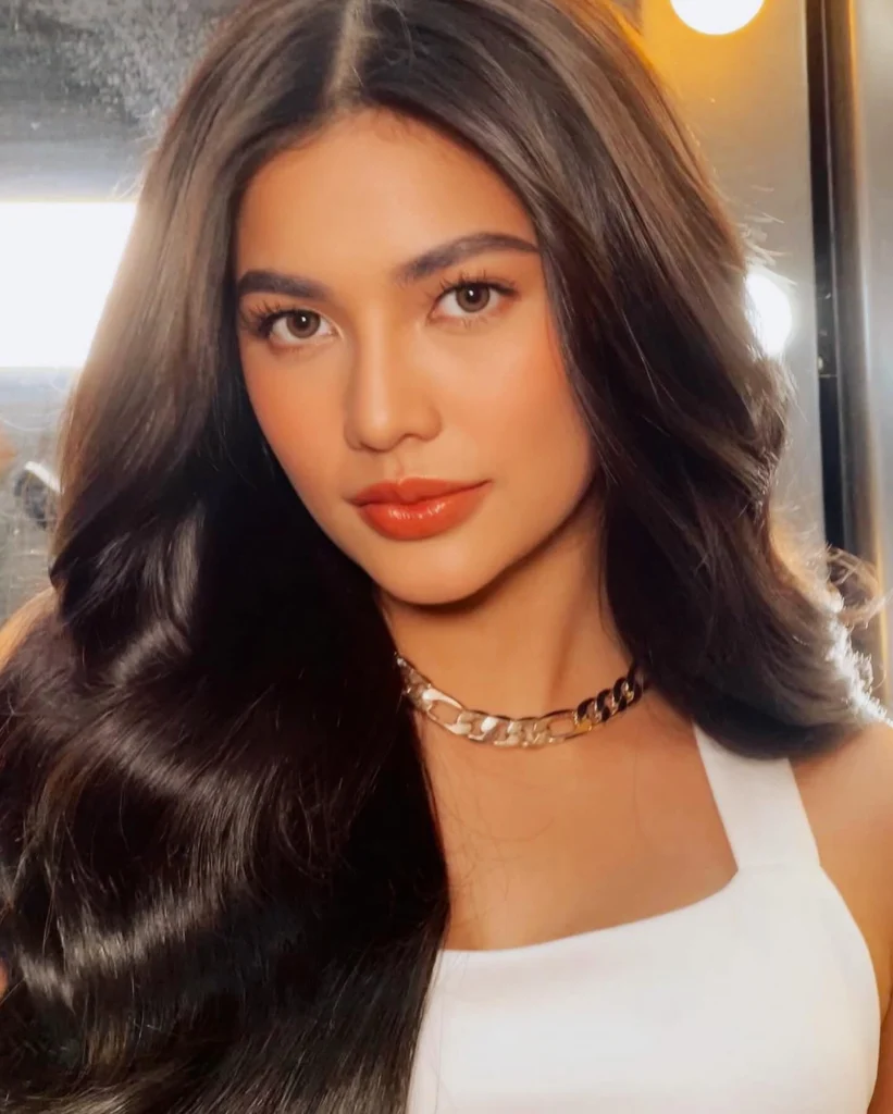 Jane De Leon in hot51
