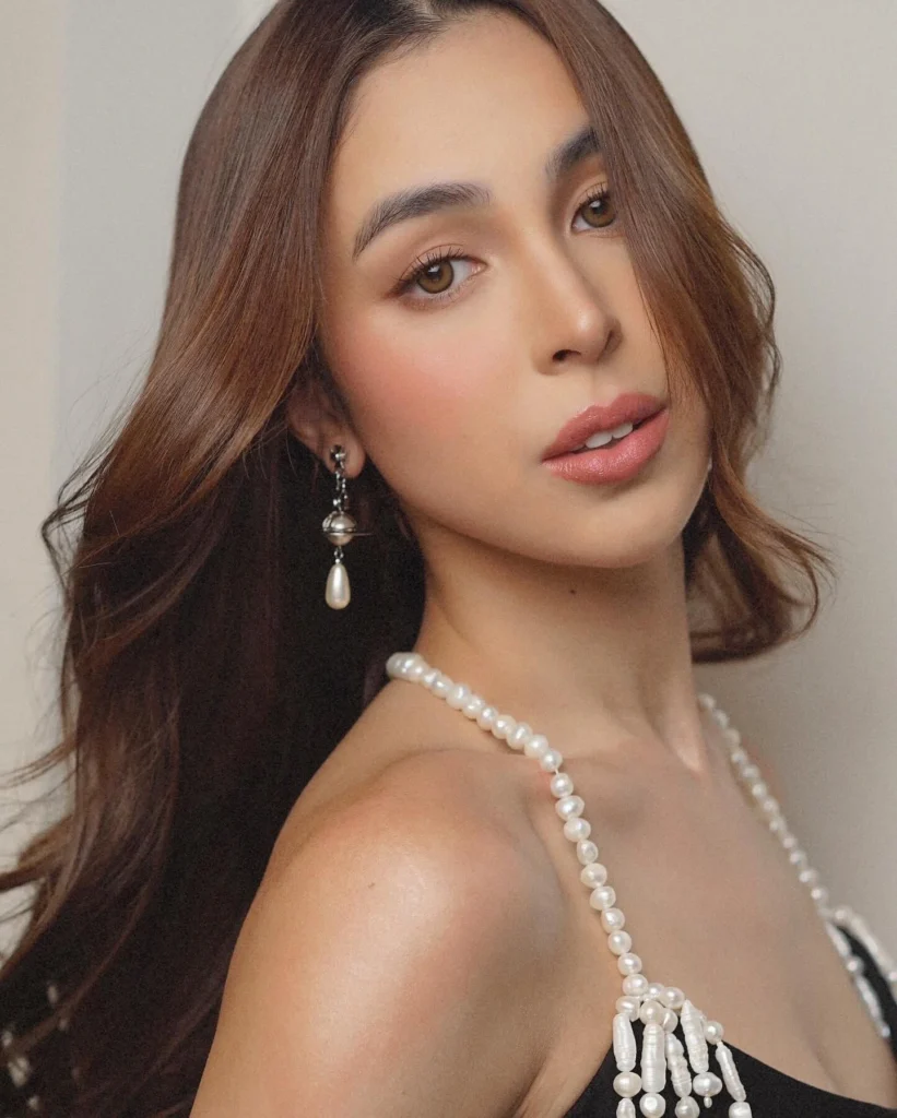 Julia Barretto in hot51