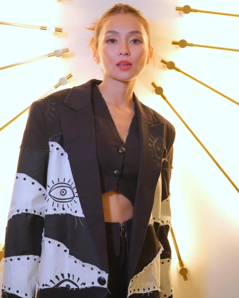 Kathryn Bernardo in hot51 